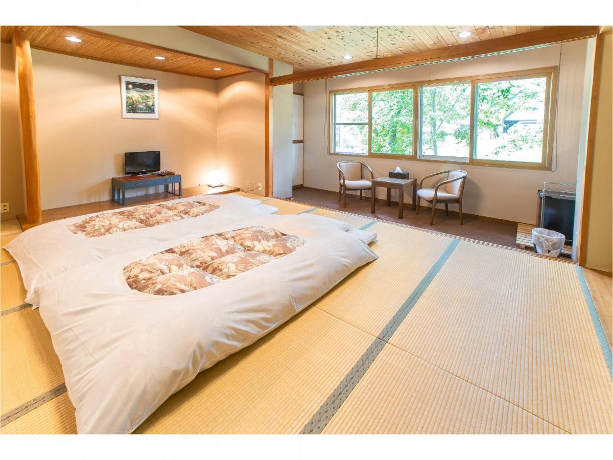 Nomad Hakuba Bed and Breakfast Buitenkant foto