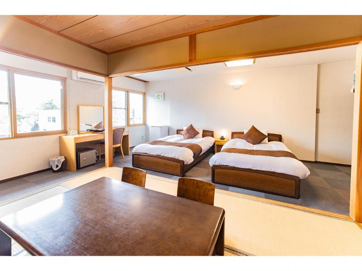 Nomad Hakuba Bed and Breakfast Buitenkant foto