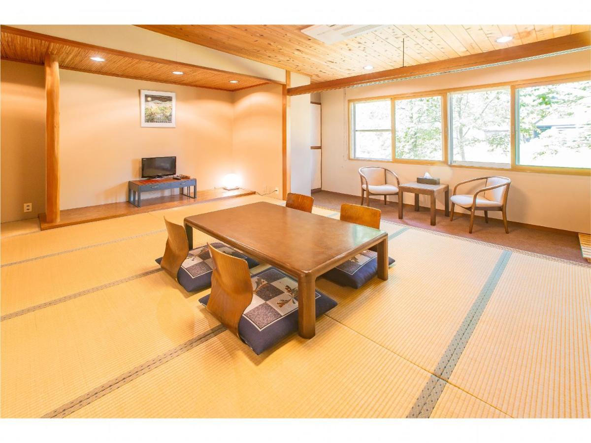 Nomad Hakuba Bed and Breakfast Buitenkant foto