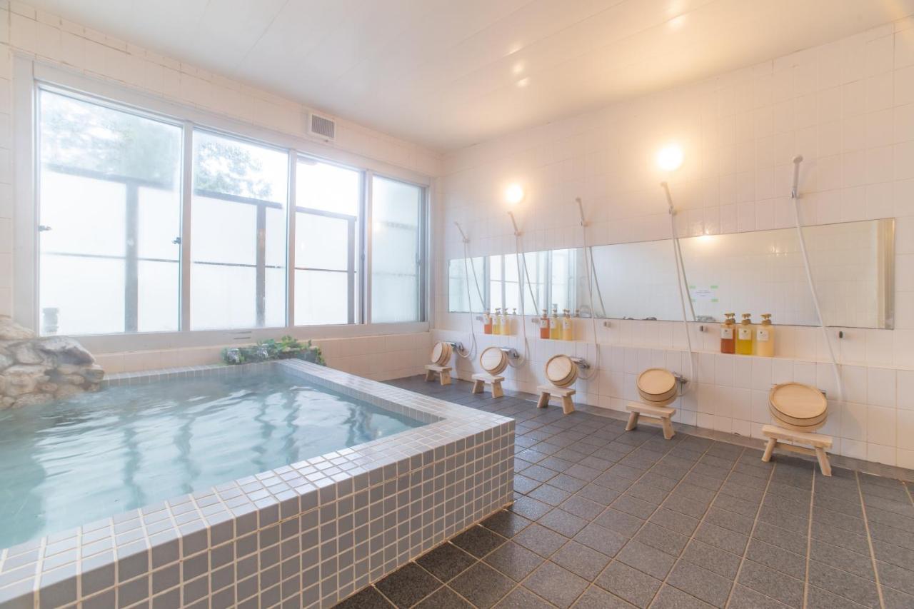 Nomad Hakuba Bed and Breakfast Buitenkant foto
