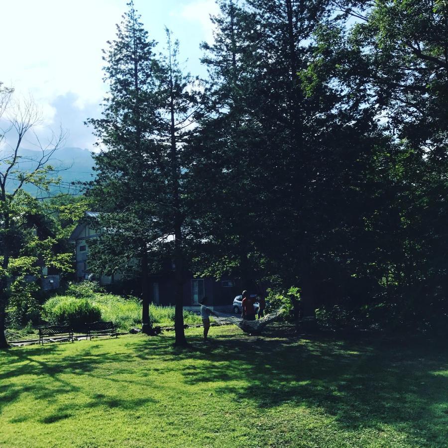 Nomad Hakuba Bed and Breakfast Buitenkant foto