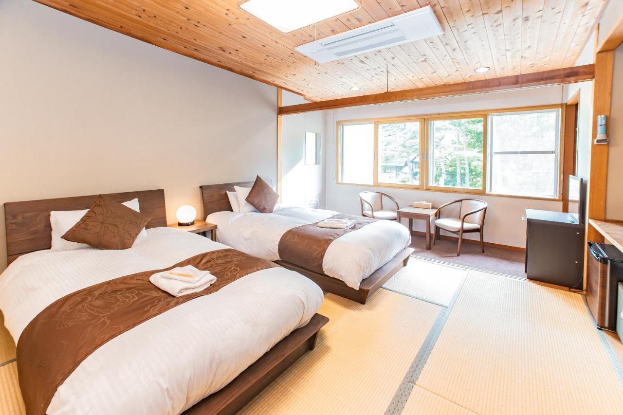 Nomad Hakuba Bed and Breakfast Buitenkant foto