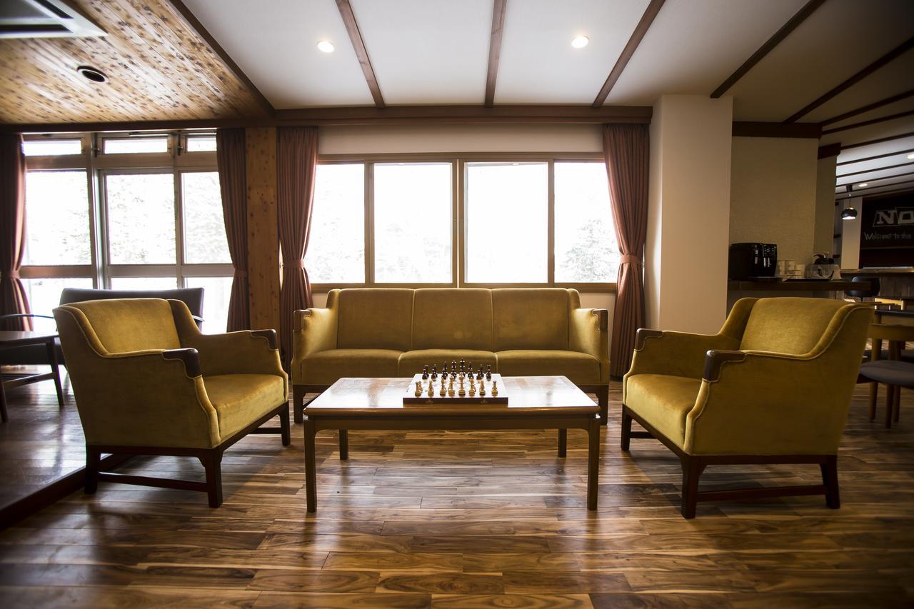 Nomad Hakuba Bed and Breakfast Buitenkant foto