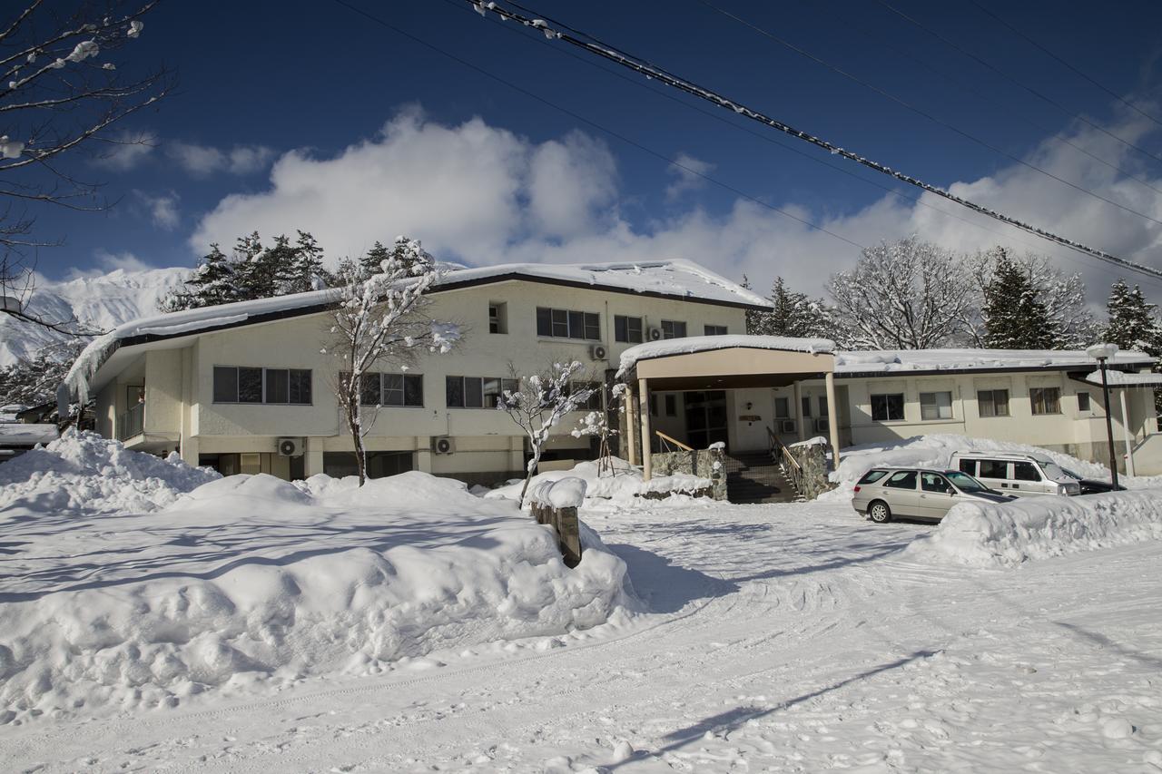 Nomad Hakuba Bed and Breakfast Buitenkant foto